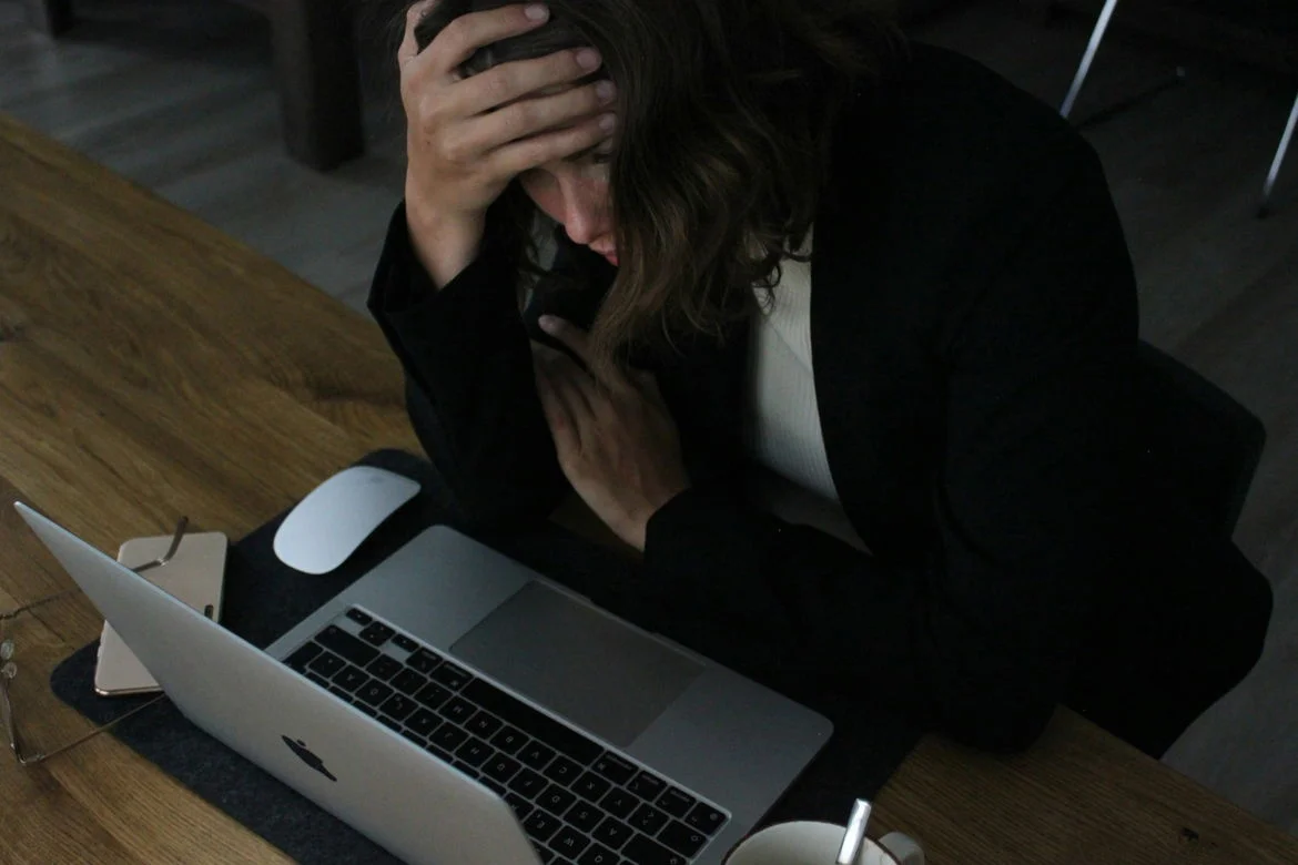 elisa-ventur-yjHh4JpZQT8-unsplash.jpg Patient consultation